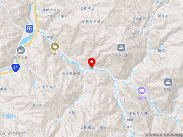 県道湯屋温泉線沿いの道の駅 南飛騨小坂の地図